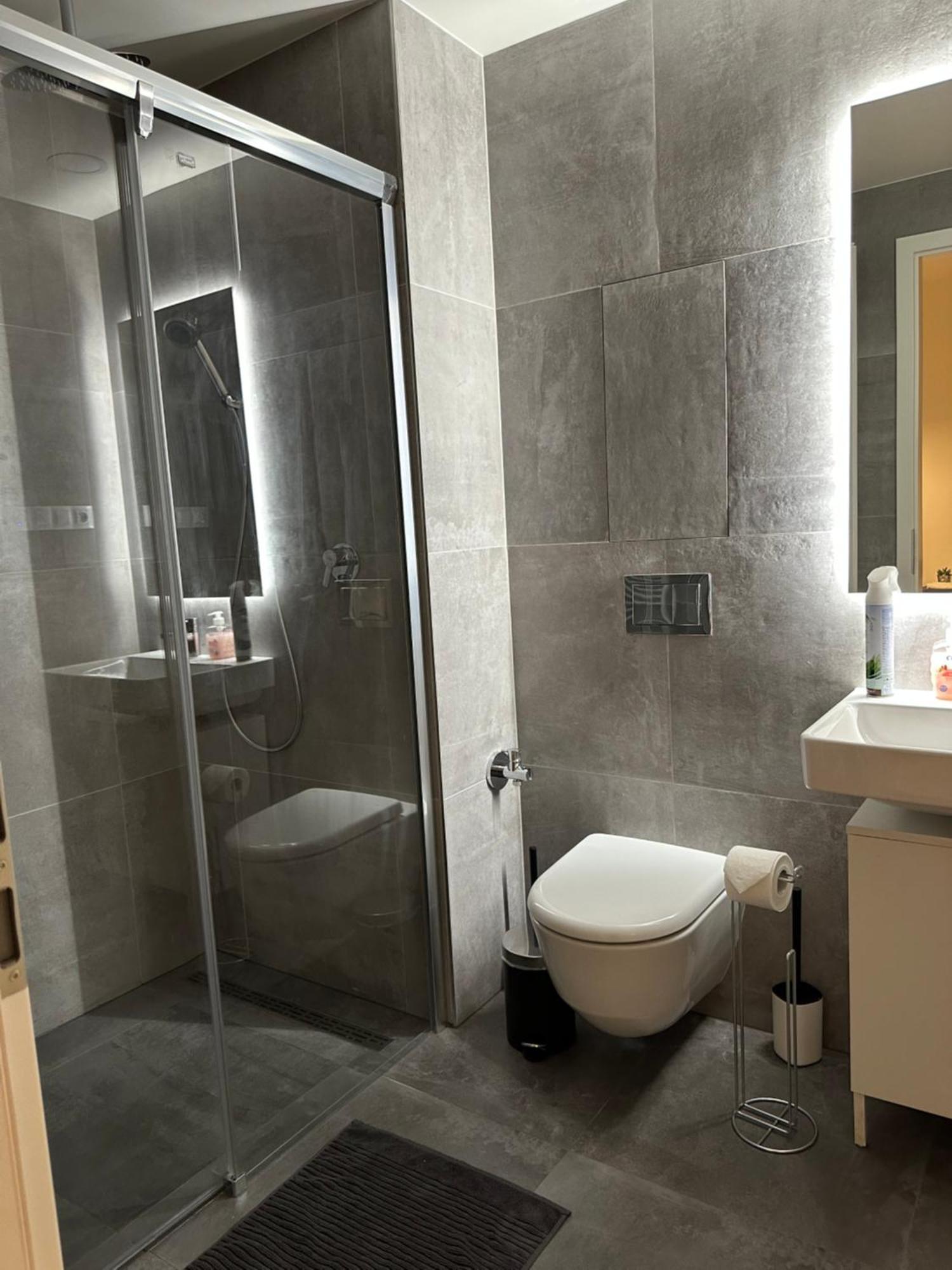 Apartment 4 Room, 2 Bath, Parking ปราก ภายนอก รูปภาพ