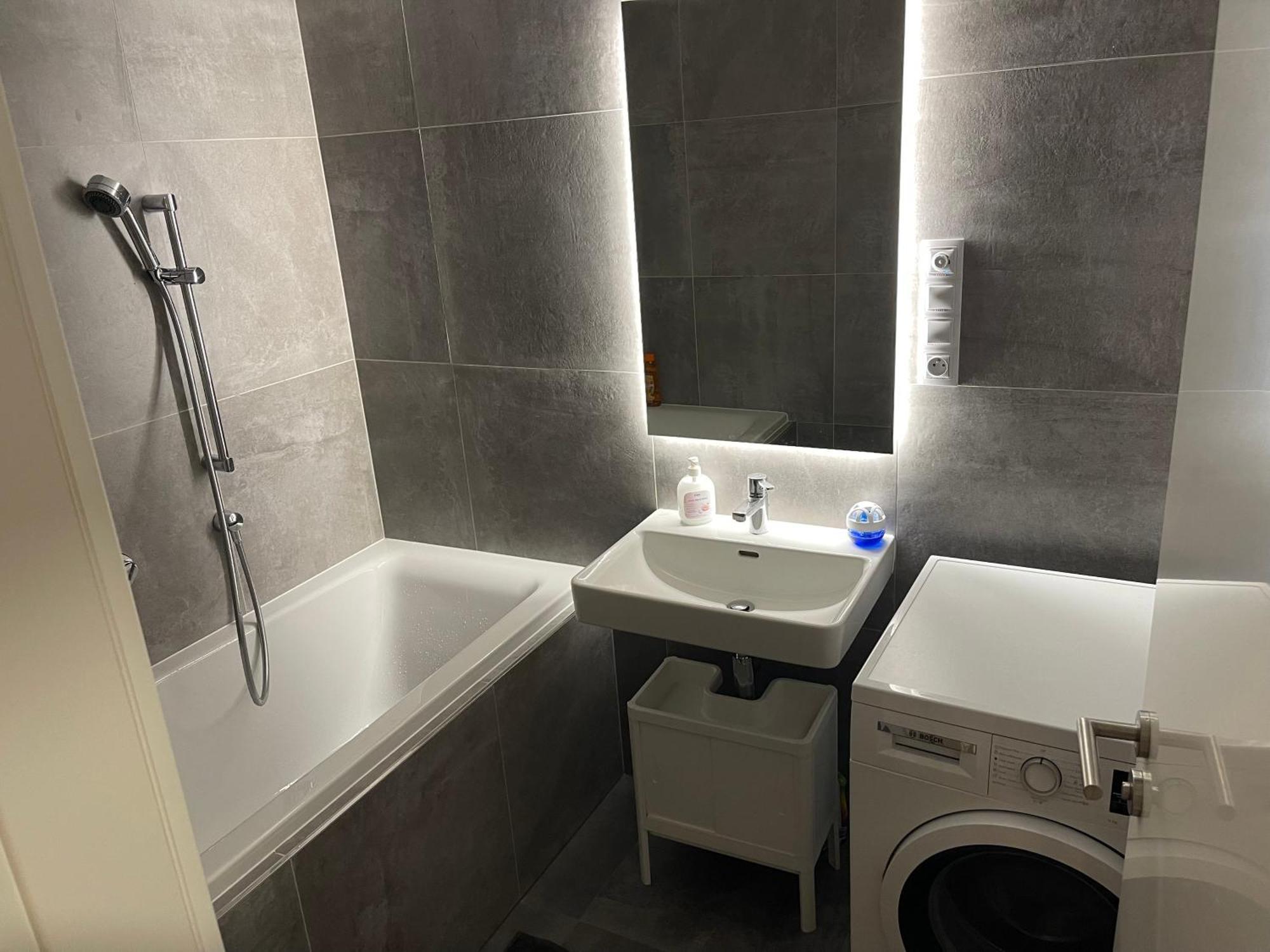 Apartment 4 Room, 2 Bath, Parking ปราก ภายนอก รูปภาพ